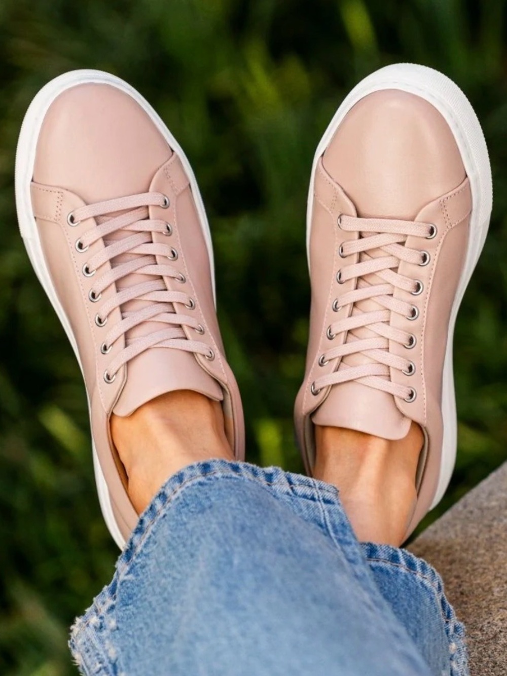 Thursday's Women's Blush Pink Lace-Up Casual Sneakers